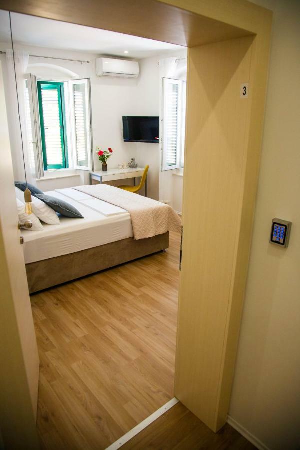 Soukki Town Centre Suites 1 Split Dış mekan fotoğraf